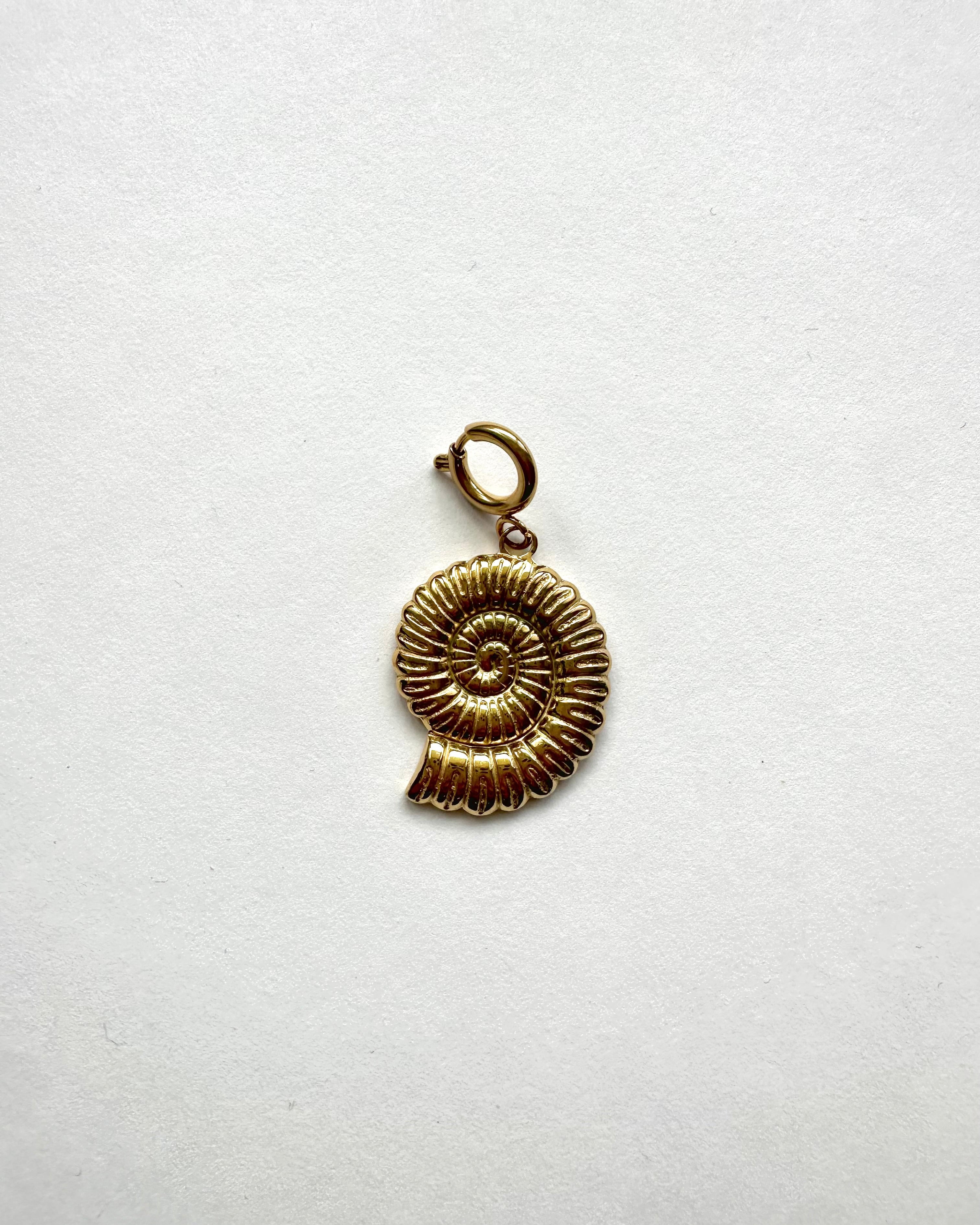 Pendentif Coquillage Doré